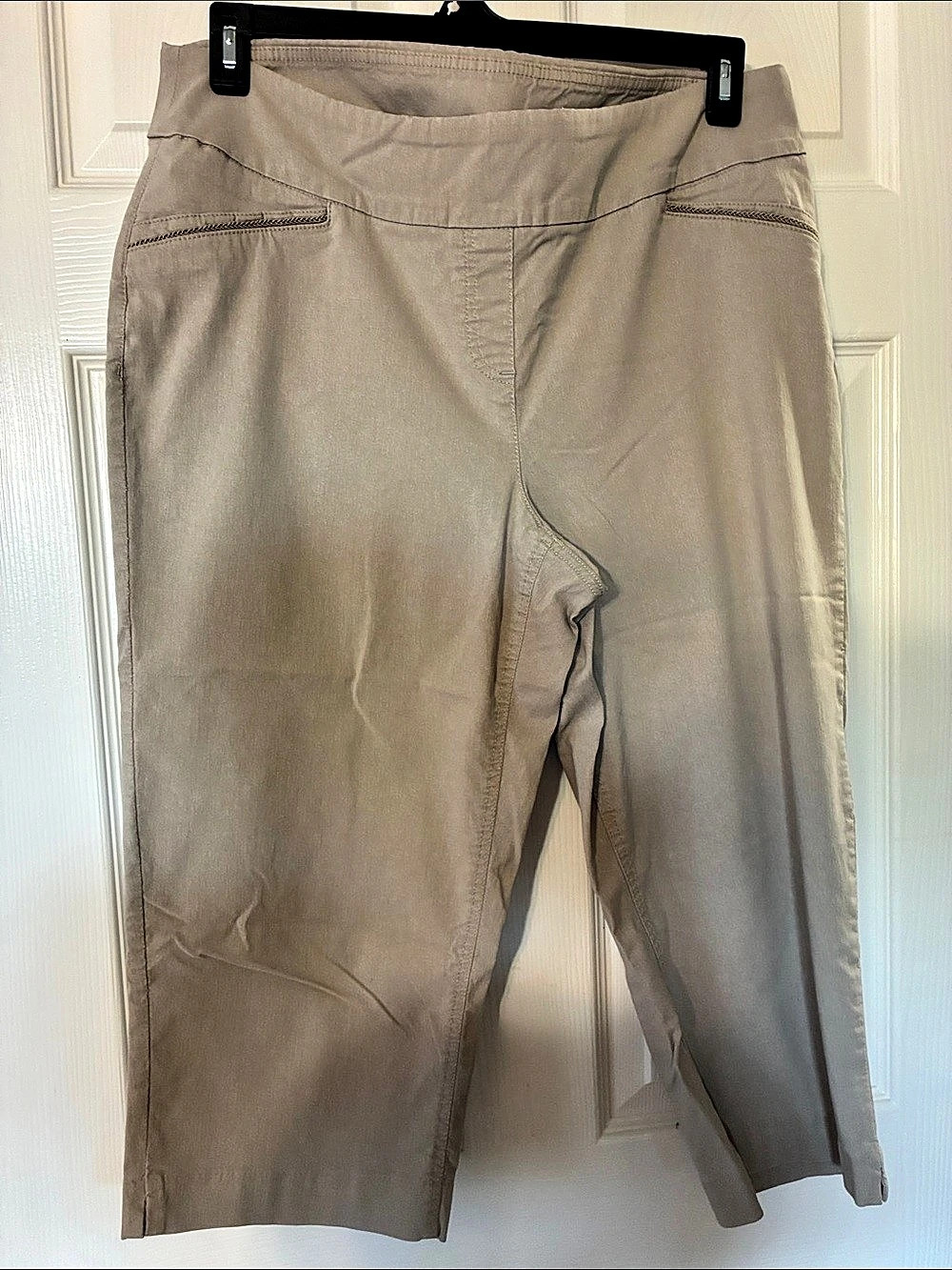 Westbound Women's Beige Capri Pants Size 18W